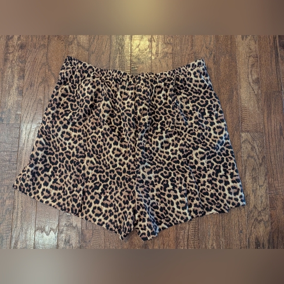 Torrid Leopard print high rise Shorts Plus Size 4x NWT - Picture 8 of 14